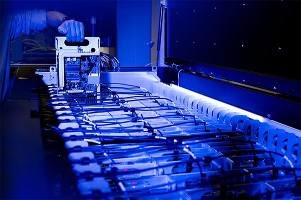 Immersion cooling : une technologie de refroidissement prometteuse pour les serveurs, à condition de la maitriser